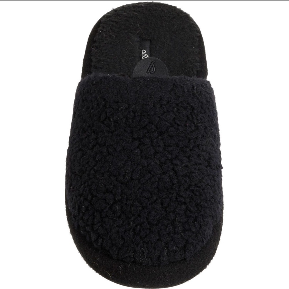 Brand new Women’s Allbirds slippers Dweller size S 5/7 
60% Wool